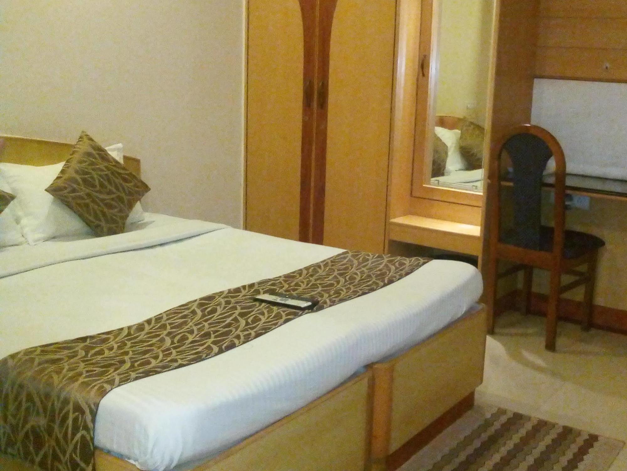 Oyo 331 Hotel Skanda Shelters Bangalore Eksteriør bilde